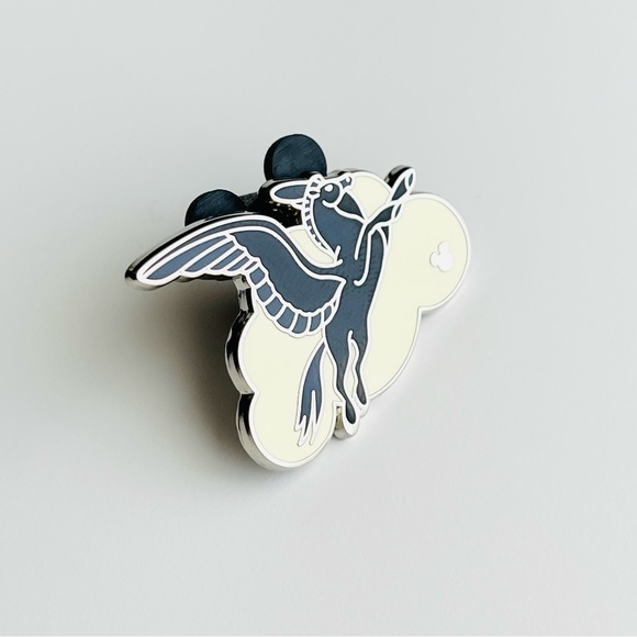 2023 Disney Hidden Mickey Mystery Pin Fantasia - Pegasus Mystical Flying Horse - Picture 3 of 6